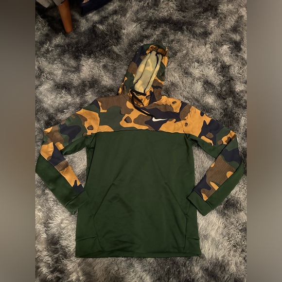 Camo dri fit nike hoodie - Picture 1 of 3